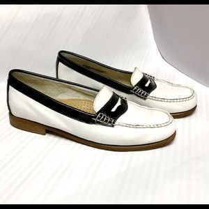 Weejuns Loafers, White and Navy Leather, W 7.5